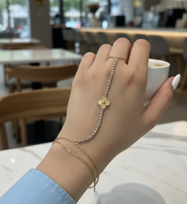 Clover Hand Chain Bracelet