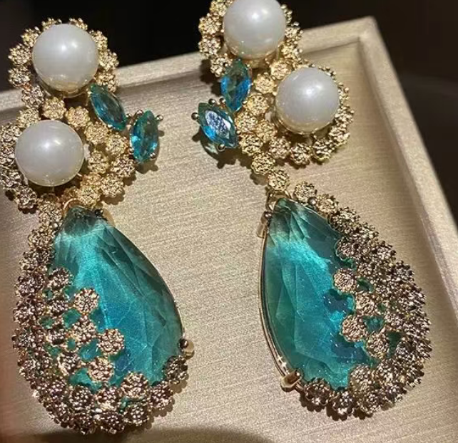 Emerald cocktail Earrings
