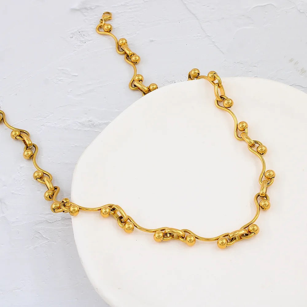 Knot Link Gold Necklace