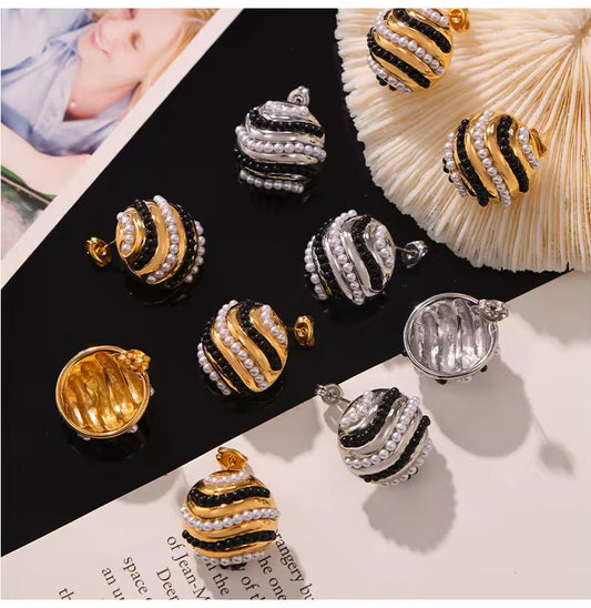 Vintage Black Pearly Studs