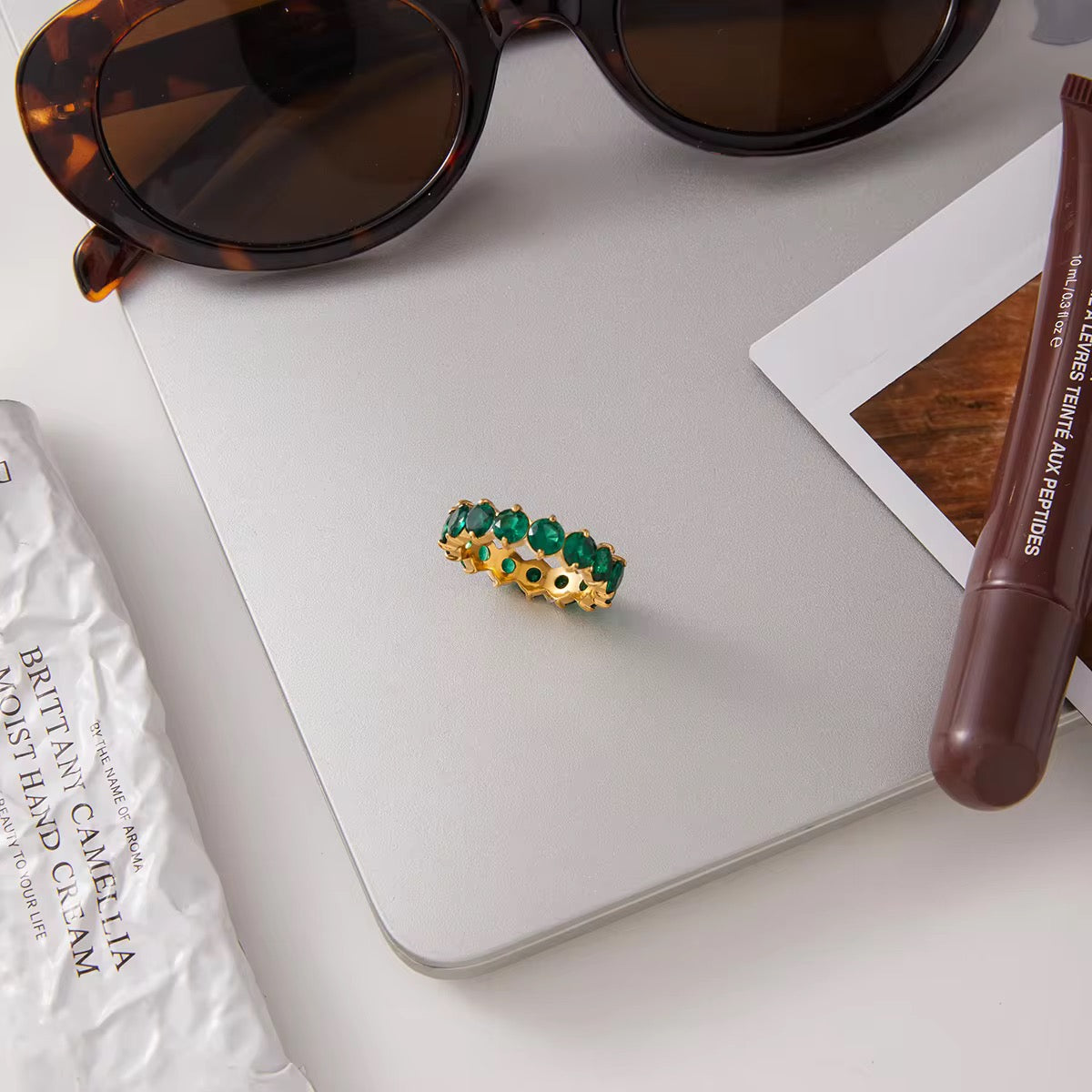 Emerald Roundcut Ring
