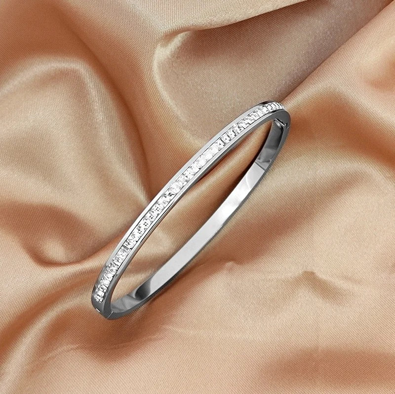 Sleek Zircon Bangle’