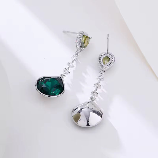 Vardana Emerald Earrings