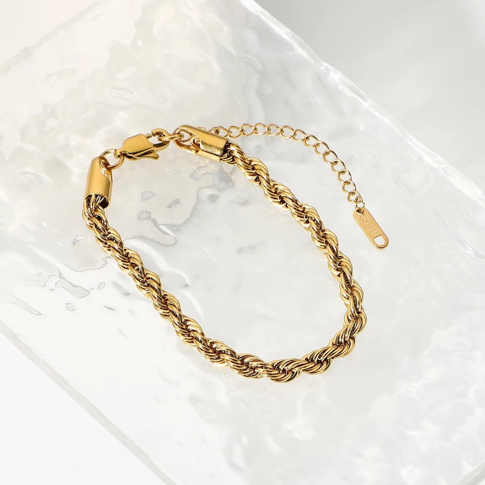 Twisted thick Gold Bracelet