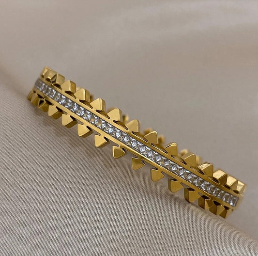Triangle mini Gold Bangle A40