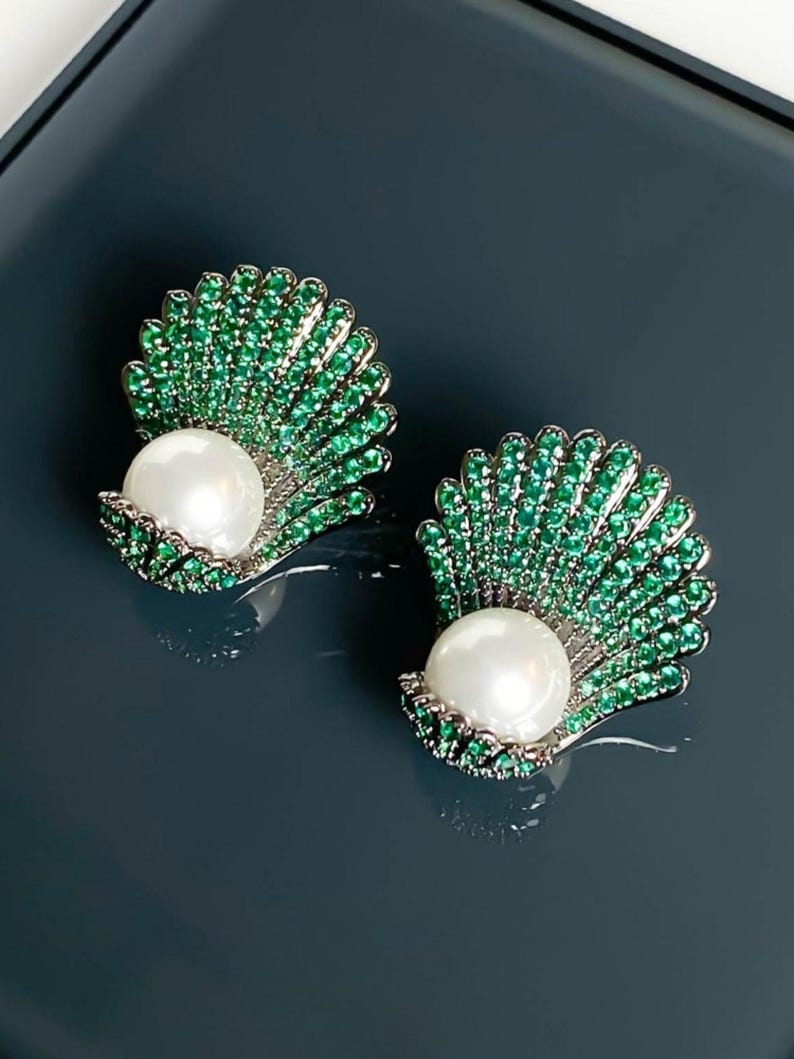 Emerald Aurelia Luxe Studs