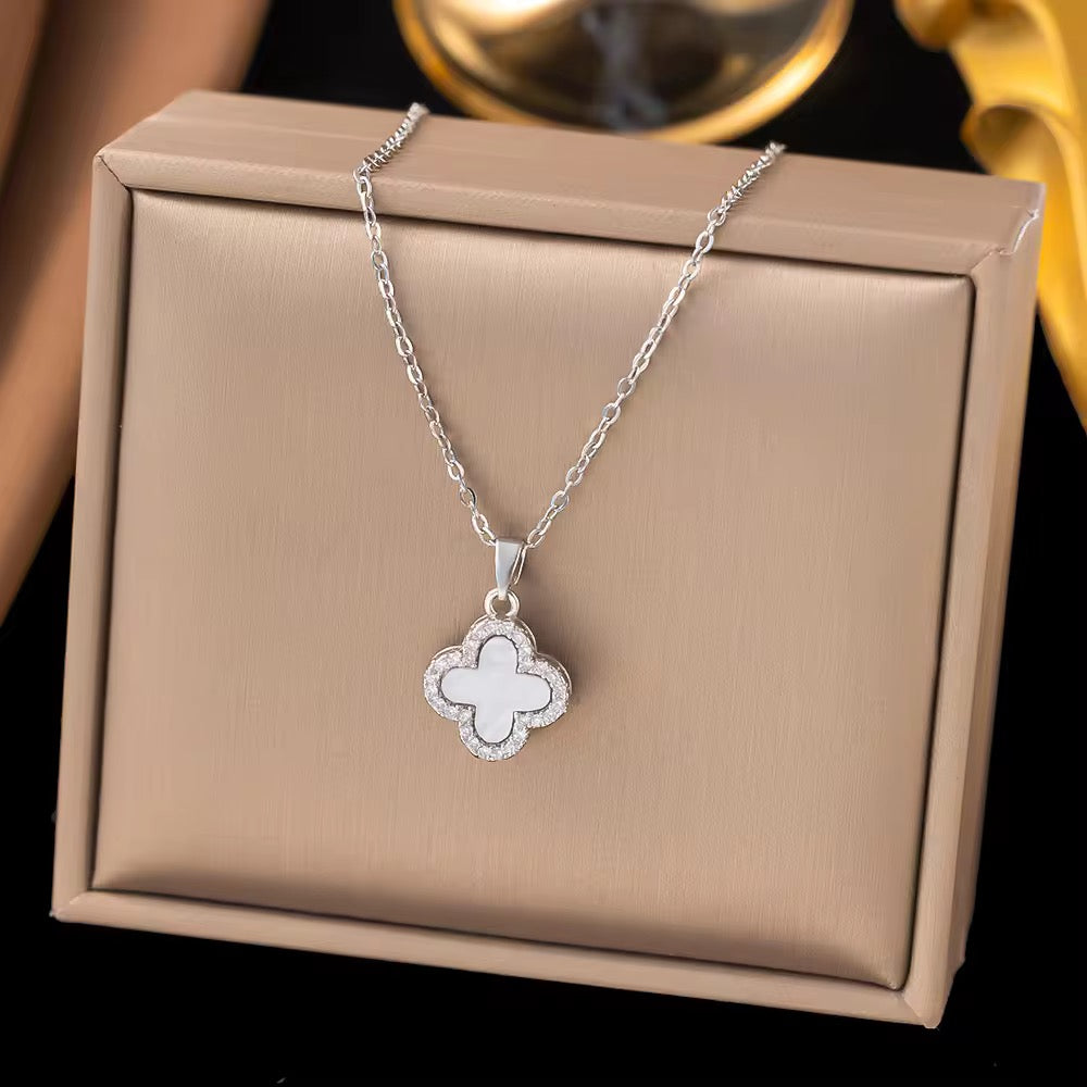 Yara Clover Necklace