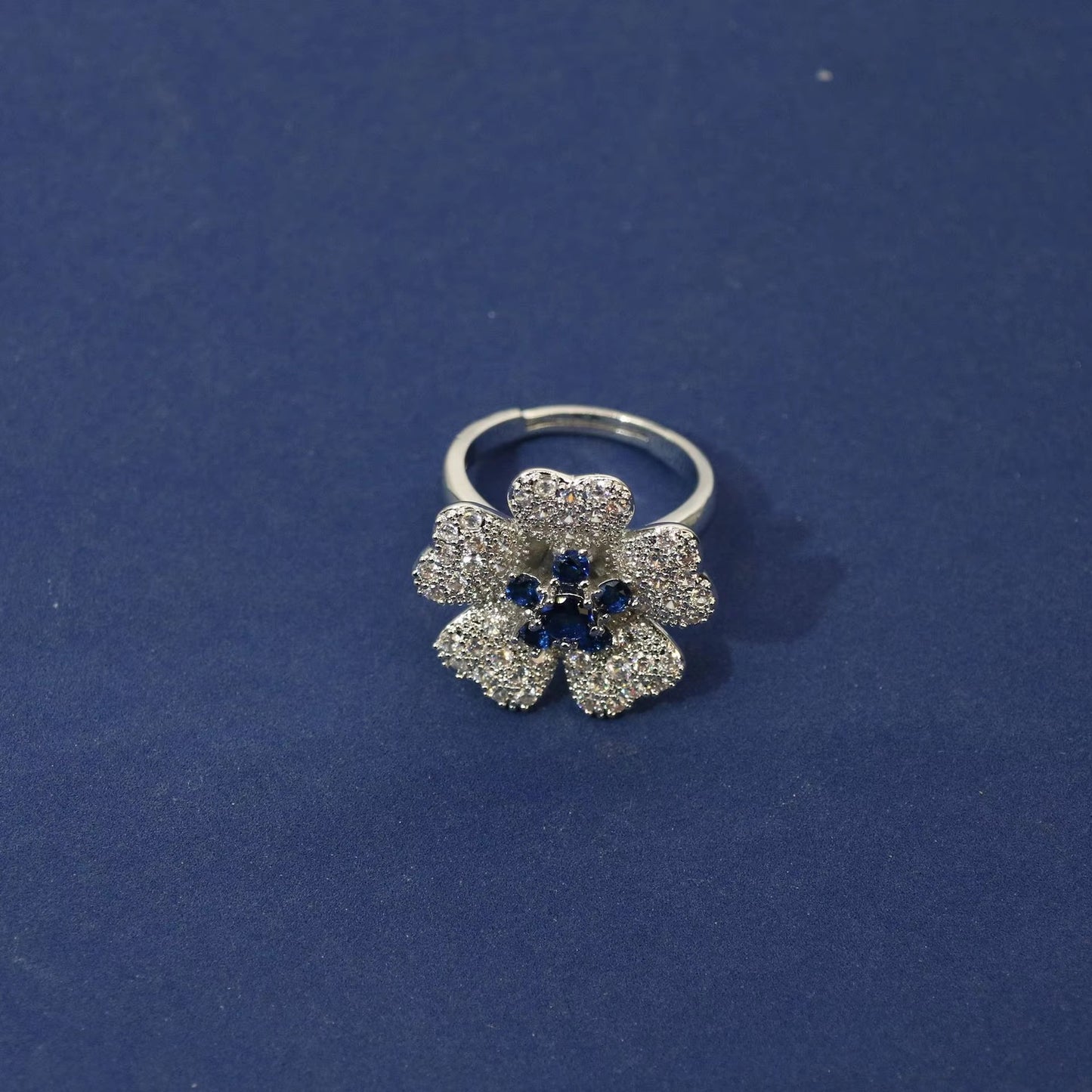 Mona Ring
