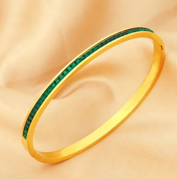 Sleek Zircon Bangle’