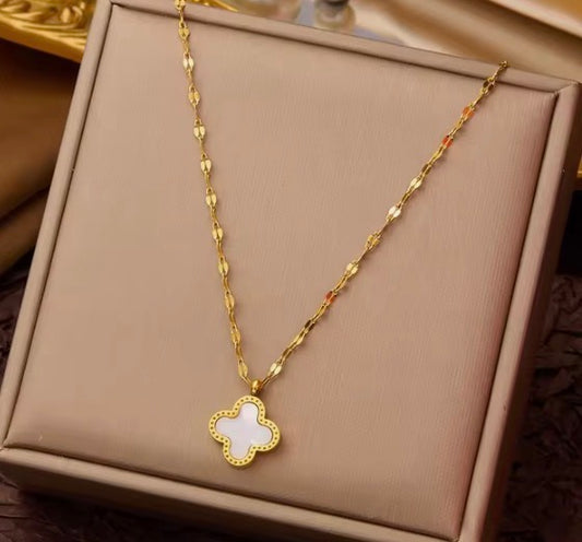 Crushed Clover Necklace