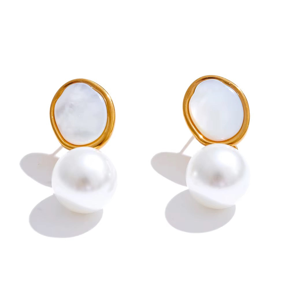 Shell Pearl Earrings