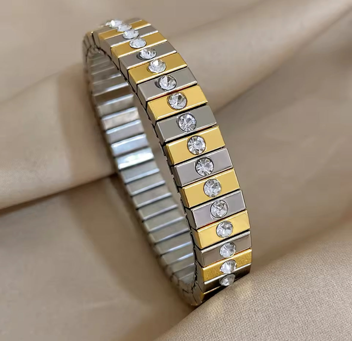DT Silver Rhinestone Elastic Bangle A41B
