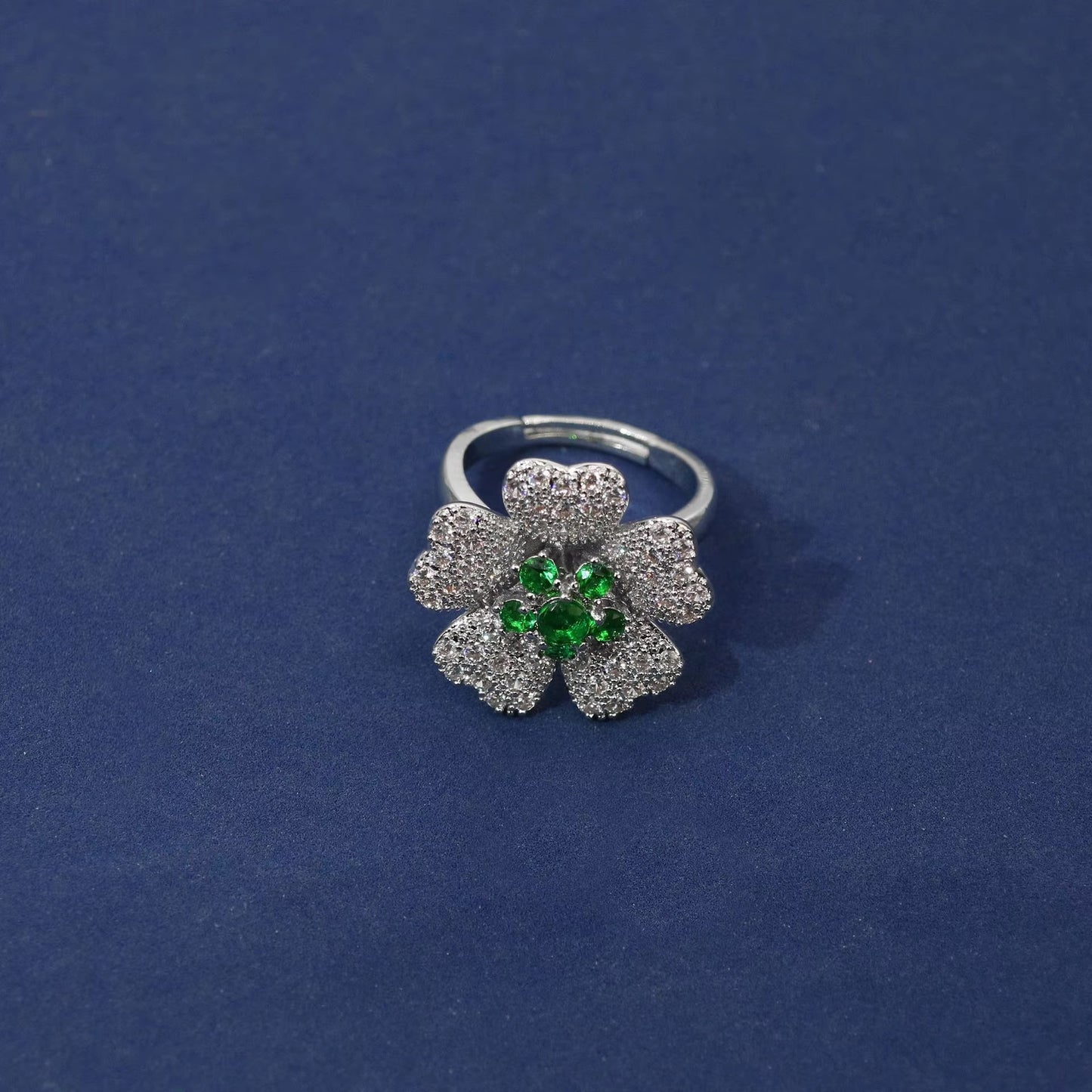 Mona Ring