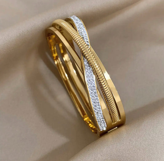 Triology Gold Bangle A31