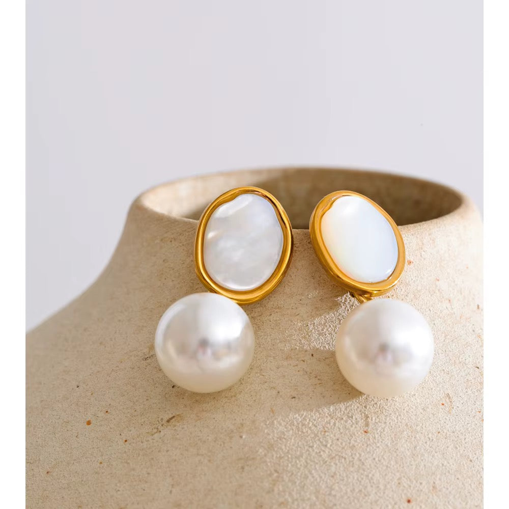 Shell Pearl Earrings