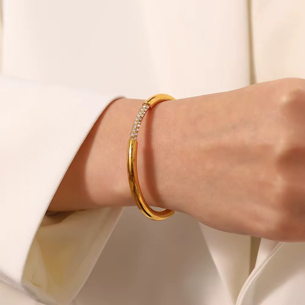 Mid Zirconia Bangle