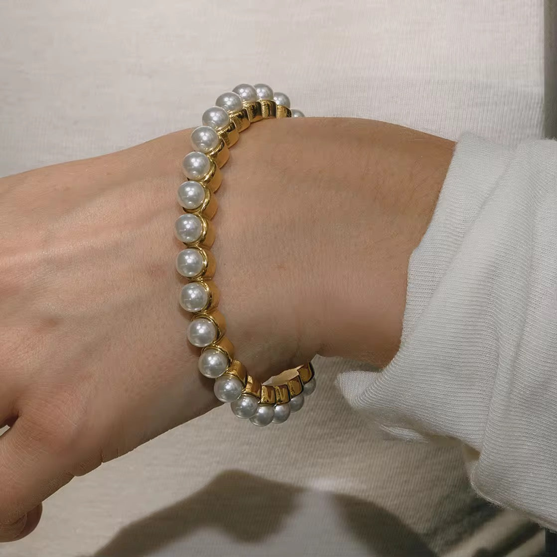Pearly Beads Cuff