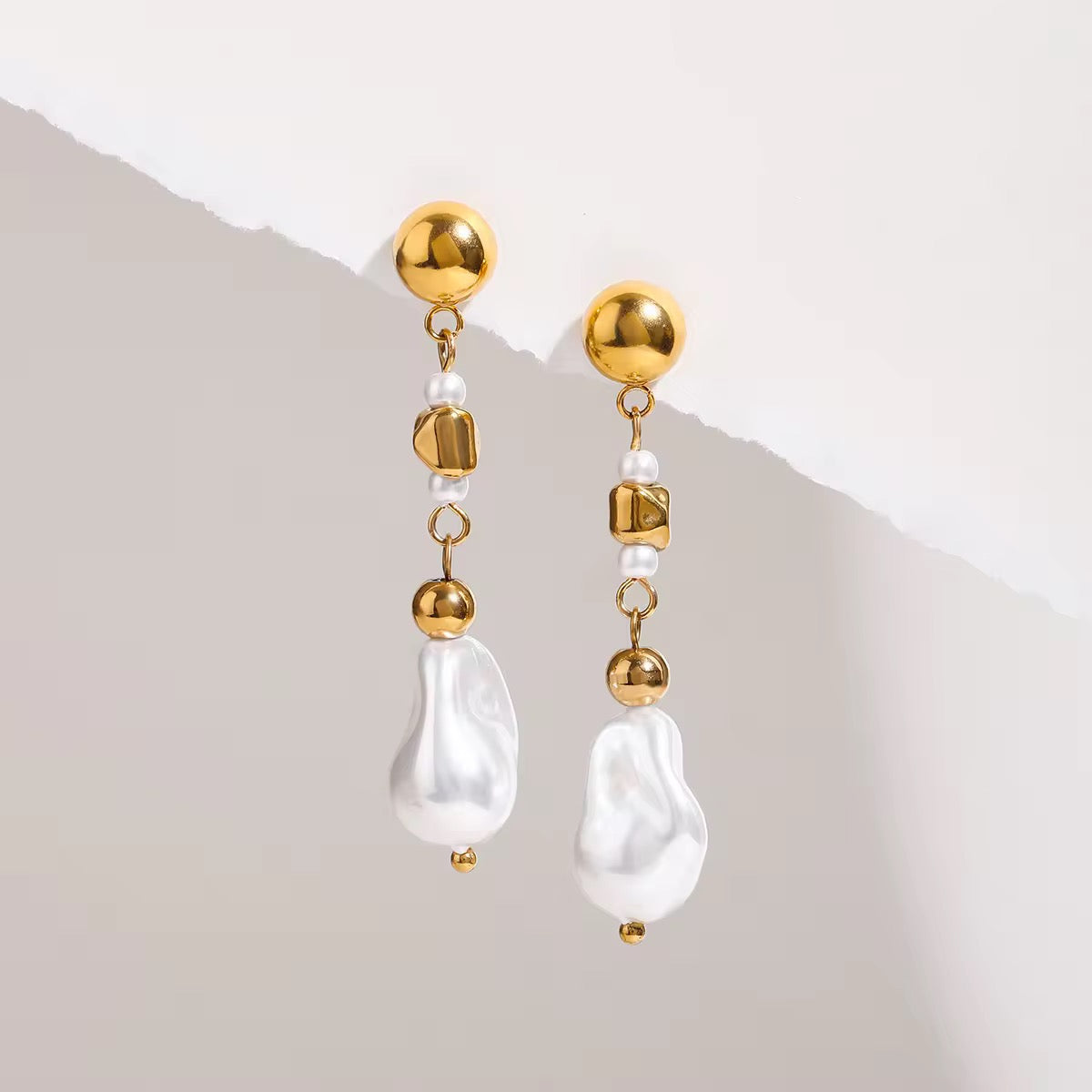 Pearl dangling Earrings