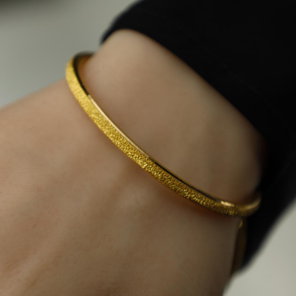 Plain Glitter Gold Bangle