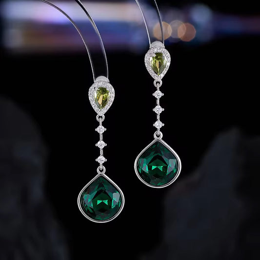 Vardana Emerald Earrings