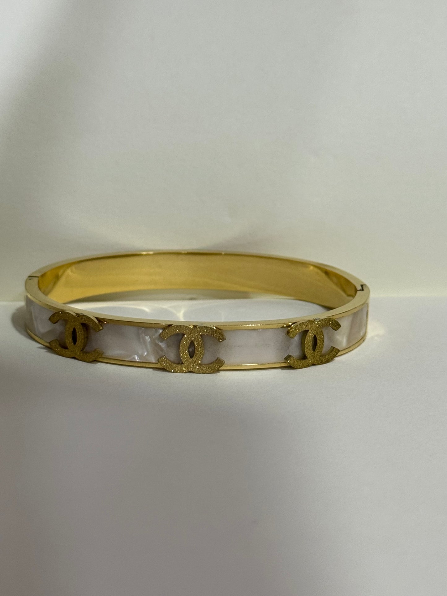 Shelly Channel Bangle