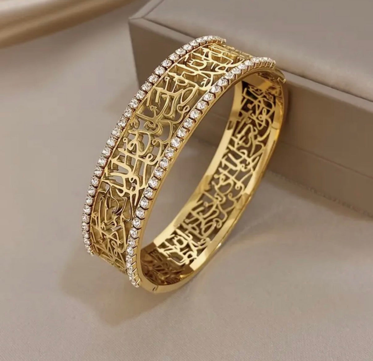Zirconia Qul Bangle