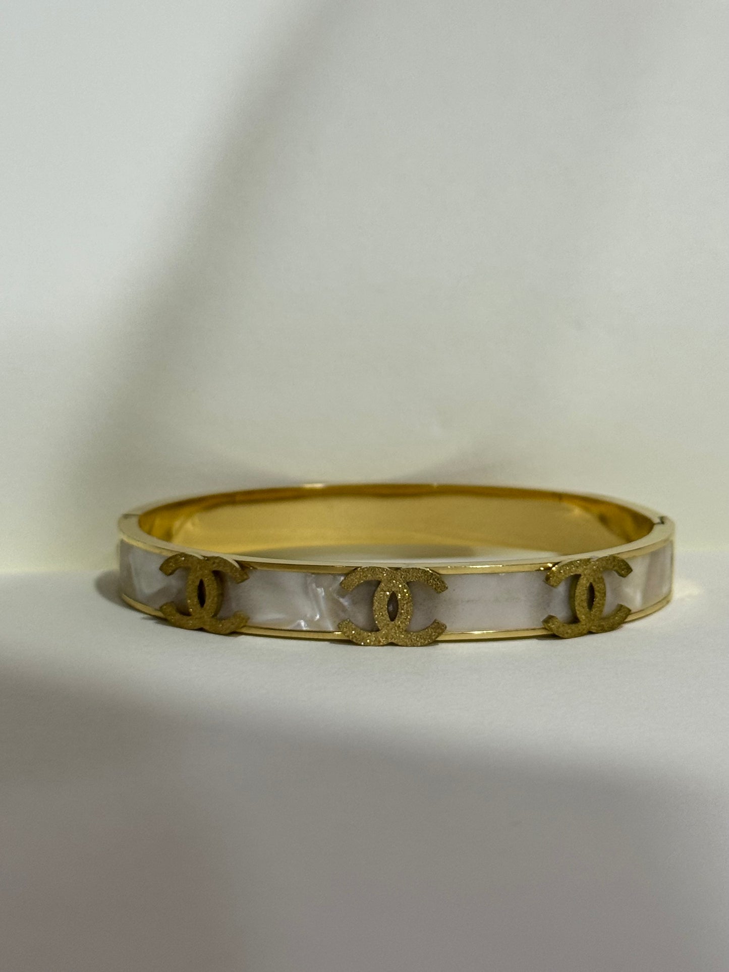 Shelly Channel Bangle