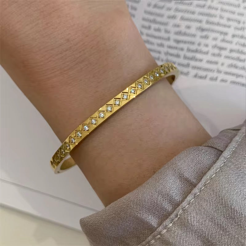 Cartwheel Bangle