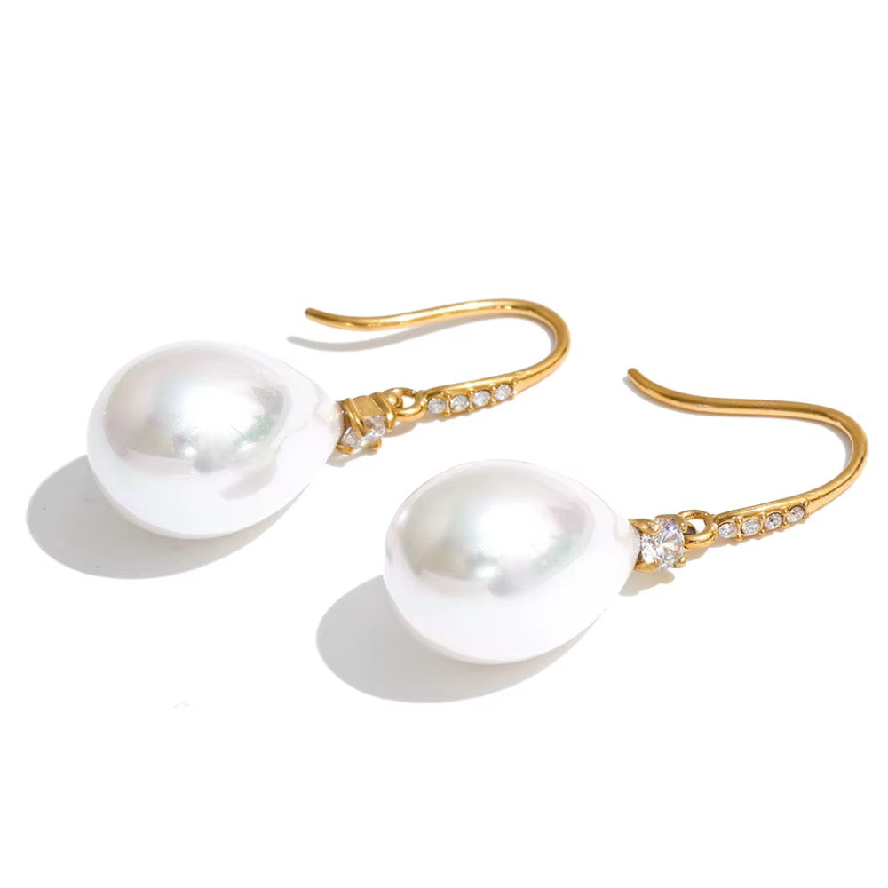 Timeless Pearl Earrings