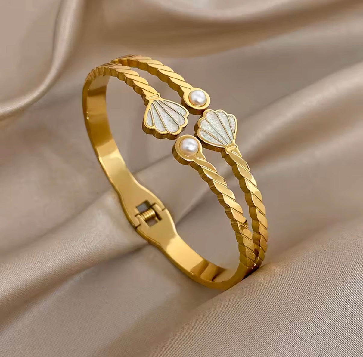 Shimmer Shell Bangle