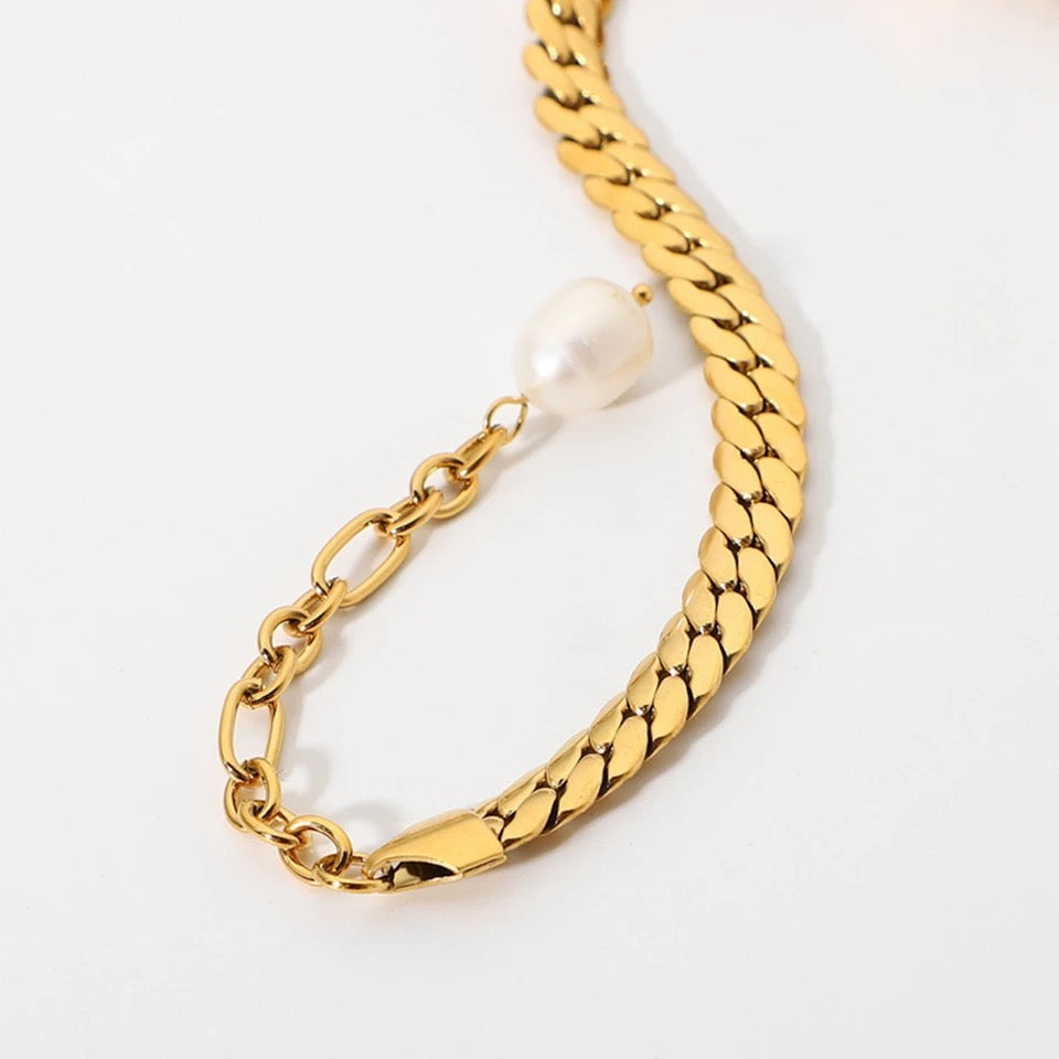 Charm Pearl Bracelet
