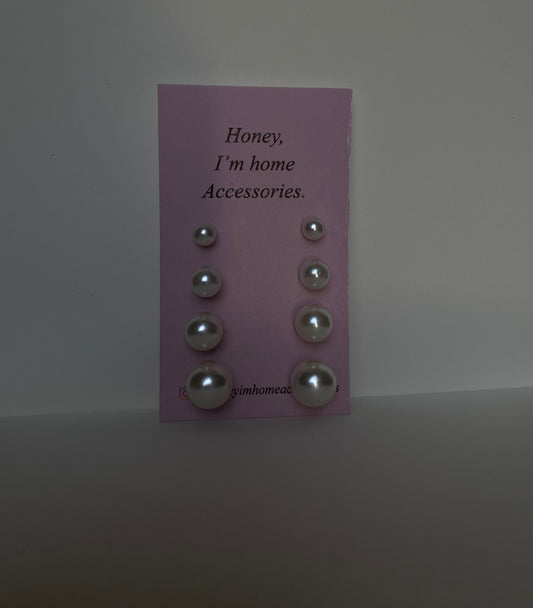 Mini Pearl Studs (4 pairs)