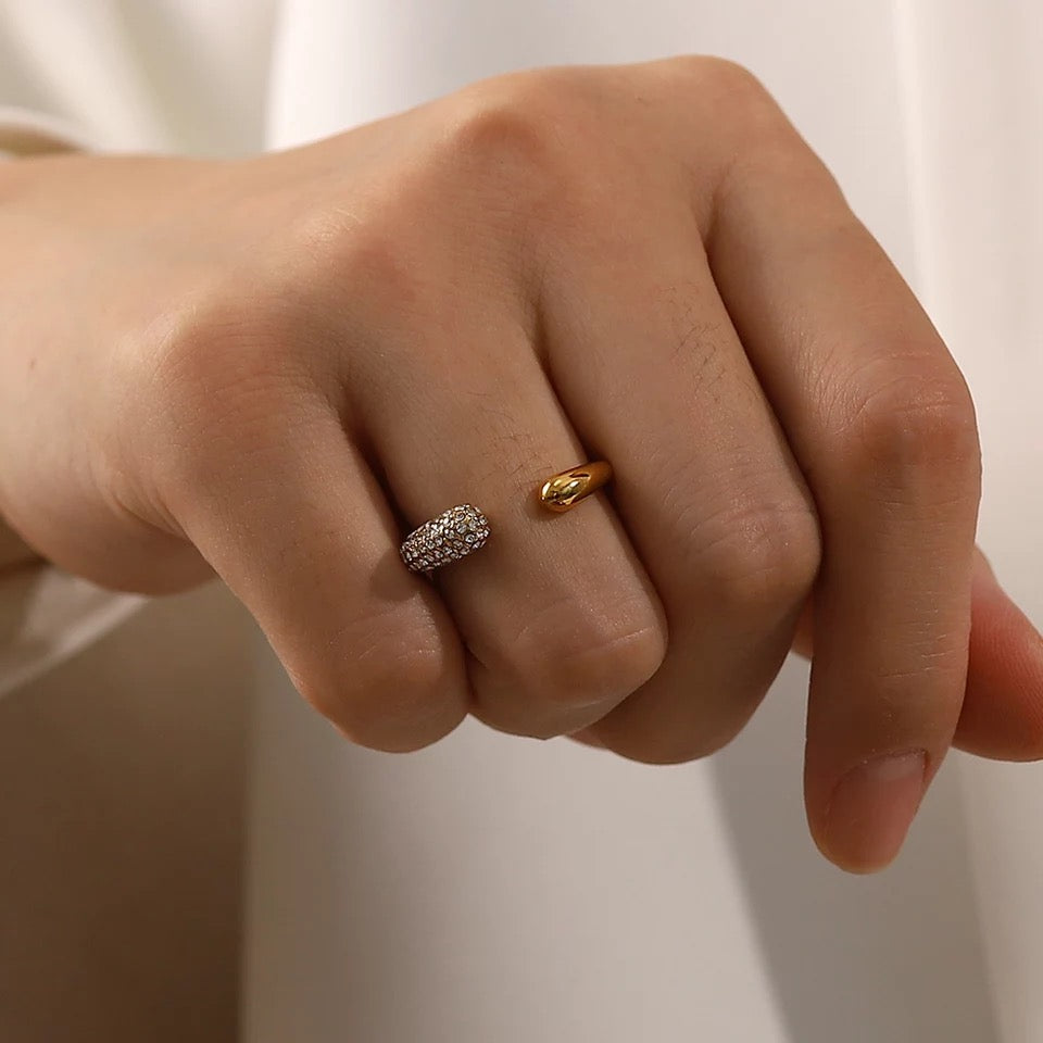 Charm CZ Ring (Adjustable size)